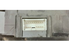 Recambio de caja reles / fusibles para citroen c-crosser 2.2 d referencia OEM IAM 8637A318  