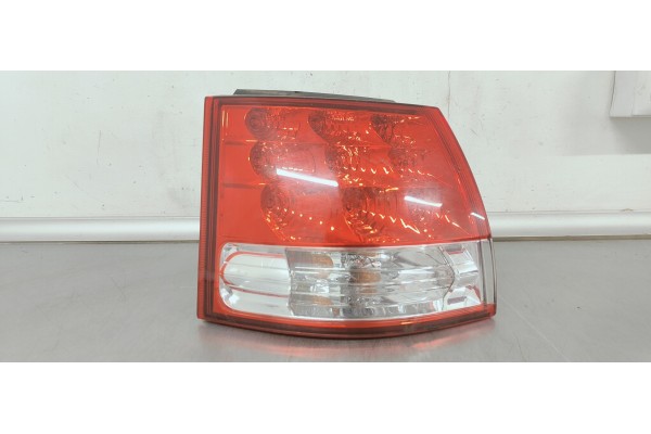 Recambio de piloto trasero izquierdo para citroen c-crosser 2.2 d referencia OEM IAM 22087920  