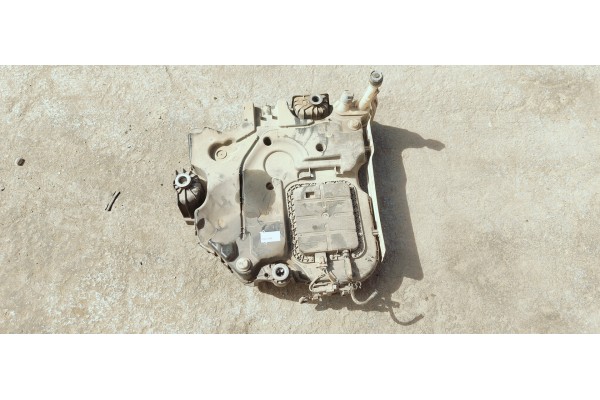 Recambio de deposito adblue para peugeot 3008 1.6 hdi referencia OEM IAM 12678023  