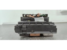 Recambio de caja reles / fusibles para peugeot 3008 1.6 hdi referencia OEM IAM 9807028580  