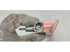 Recambio de luz central de freno para peugeot 3008 1.6 hdi referencia OEM IAM 9683461480  