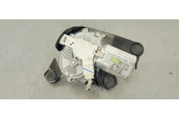 Recambio de motor limpia trasero para peugeot 3008 1.6 hdi referencia OEM IAM 9680477480  