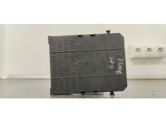 Recambio de caja reles / fusibles para peugeot 3008 1.6 hdi referencia OEM IAM 9812189980  