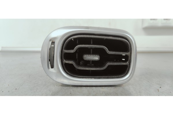 Recambio de rejilla aireadora para citroen c3 picasso 1.6 hdi referencia OEM IAM 9682570377  