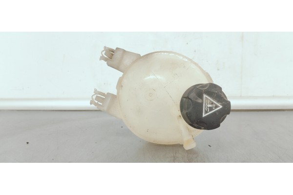 Recambio de deposito expansion para citroen c4 cactus 1.5 hdi referencia OEM IAM 9800777280  