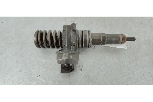 Recambio de inyector para volkswagen passat berlina (3b3) 1.9tdi 130 4x4 referencia OEM IAM 038130073AR  