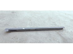 Recambio de faldon lateral para citroen c4 cactus 1.5 hdi referencia OEM IAM 9823576577  