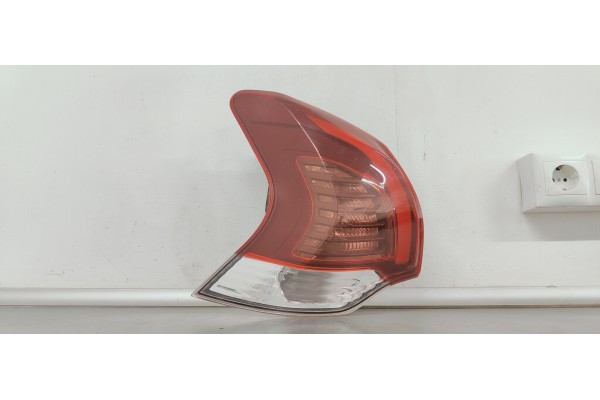 Recambio de piloto trasero izquierdo para peugeot 3008 1.6 hdi referencia OEM IAM 9805510580  