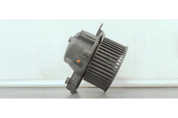 Recambio de ventilador calefaccion para peugeot 3008 1.6 hdi referencia OEM IAM T3953003  