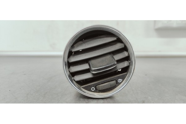 Recambio de rejilla aireadora para peugeot 3008 1.6 hdi referencia OEM IAM   