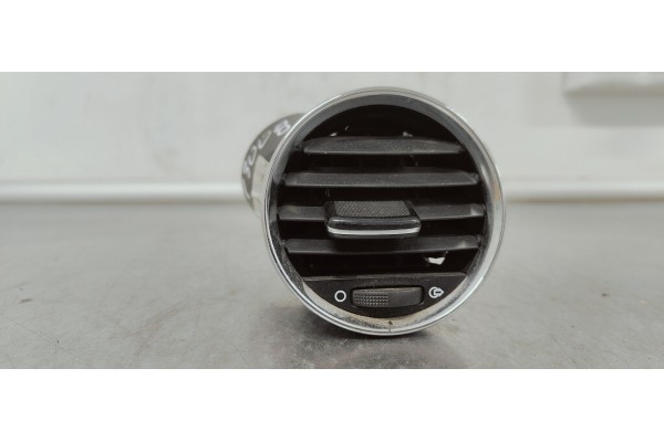 Recambio de rejilla aireadora para peugeot 3008 1.6 hdi referencia OEM IAM   