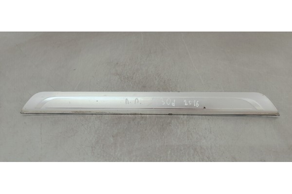 Recambio de molduras delanteras para bmw serie 7 (g11/g12) 6a350000 referencia OEM IAM 51477378054  