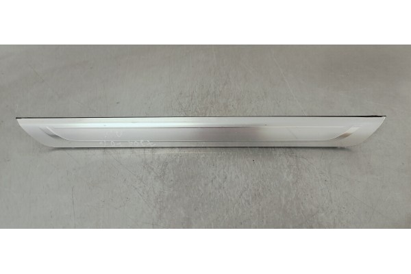 Recambio de molduras delanteras para bmw serie 7 (g11/g12) 6a350000 referencia OEM IAM 51477378053  