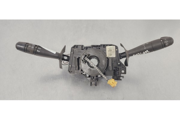 Recambio de mando multifuncion para dacia sandero 1.5 dci 85 referencia OEM IAM 8200792587P  