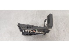 Recambio de caja reles / fusibles para peugeot 5008 2.0 hdi referencia OEM IAM 9666527580  