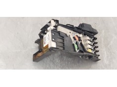 Recambio de caja reles / fusibles para peugeot 5008 2.0 hdi referencia OEM IAM 9666527580  