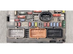 Recambio de caja reles / fusibles para peugeot 5008 2.0 hdi referencia OEM IAM 9675877980  