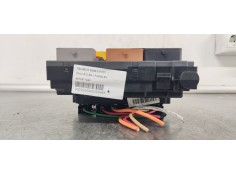Recambio de caja reles / fusibles para peugeot 5008 2.0 hdi referencia OEM IAM 9675877980  