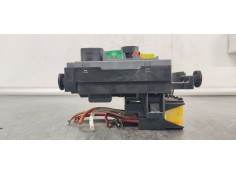 Recambio de caja reles / fusibles para peugeot 5008 2.0 hdi referencia OEM IAM 9675877980  