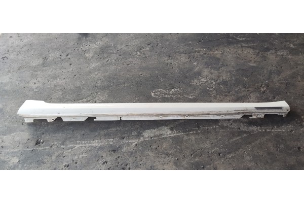 Recambio de faldon lateral para bmw serie 7 (g11/g12) 6a350000 referencia OEM IAM 7411812  