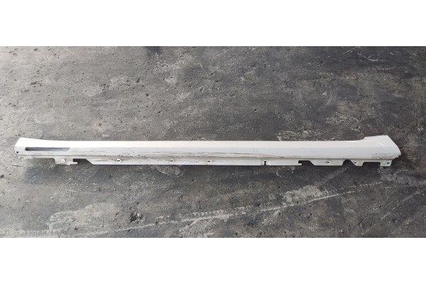 Recambio de faldon lateral para bmw serie 7 (g11/g12) 6a350000 referencia OEM IAM 7411811  