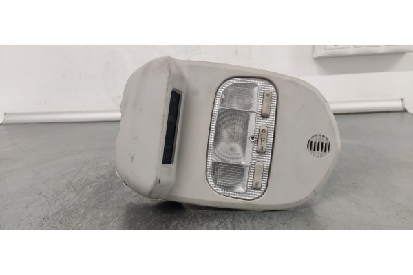 Recambio de luz interior para peugeot 5008 2.0 hdi referencia OEM IAM 9681370177  