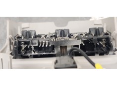 Recambio de luz interior para peugeot 5008 2.0 hdi referencia OEM IAM 9681370177  
