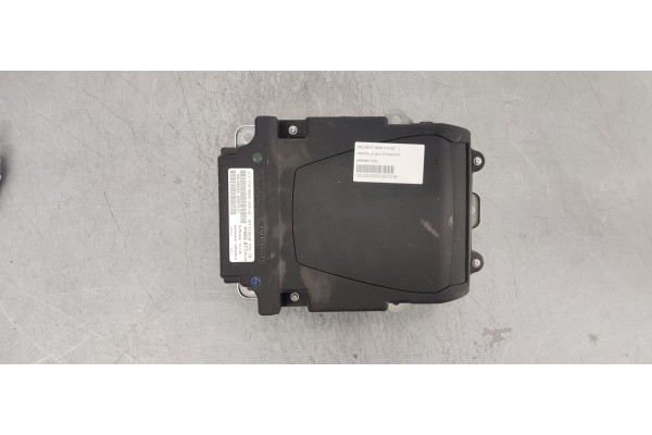 Recambio de pantalla multifuncion para peugeot 5008 2.0 hdi referencia OEM IAM 96665877ZD  