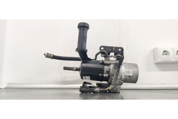 Recambio de bomba direccion para peugeot 5008 2.0 hdi referencia OEM IAM 9675811180  