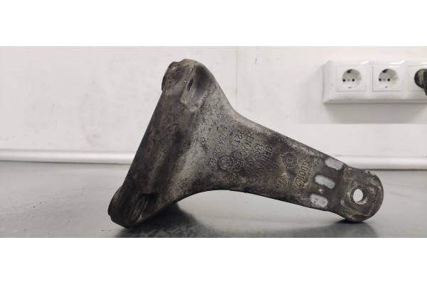 Recambio de soporte motor para bmw x3 (f25) 2.0 d referencia OEM IAM 6784826  