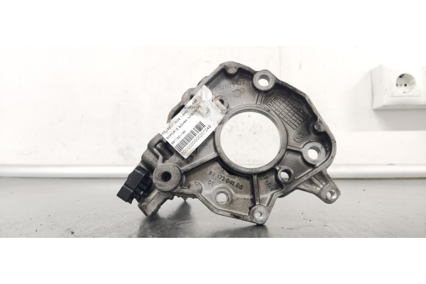 Recambio de soporte bomba inyeccion para peugeot 3008 1.5hdi 130 fap referencia OEM IAM 9817304180  