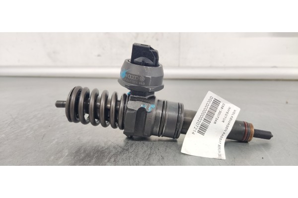 Recambio de inyector para volkswagen passat berlina (3b3) 1.9tdi 130 4x4 referencia OEM IAM 038130073AR  