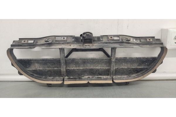Recambio de moldura para bmw serie 3 berlina (e90) 2.0 i referencia OEM IAM 51747186776  