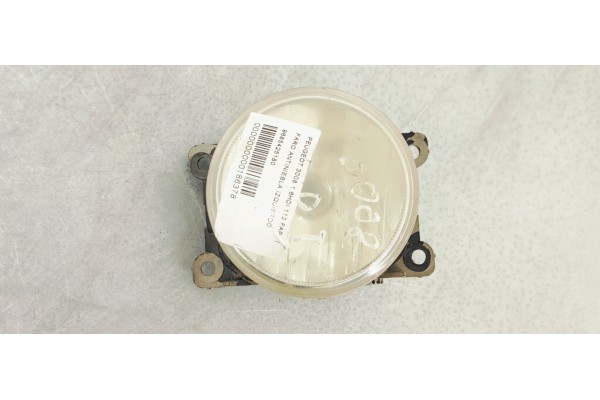 Recambio de faro antiniebla izquierdo para peugeot 3008 1.6hdi 112 fap referencia OEM IAM 9685425180  