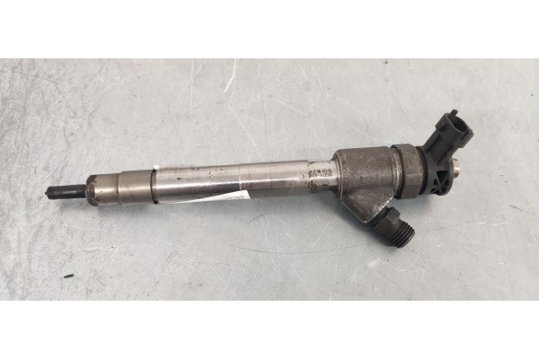 Recambio de inyector para peugeot 3008 1.5hdi 130 fap referencia OEM IAM 0445110749  