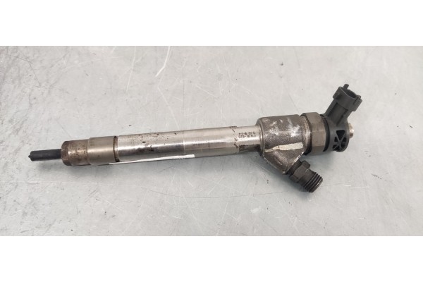 Recambio de inyector para peugeot 3008 1.5hdi 130 fap referencia OEM IAM 0445110749  