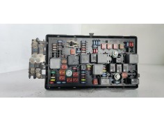 Recambio de caja reles / fusibles para opel insignia berlina 2.0cdti 130 fap referencia OEM IAM 13255300  