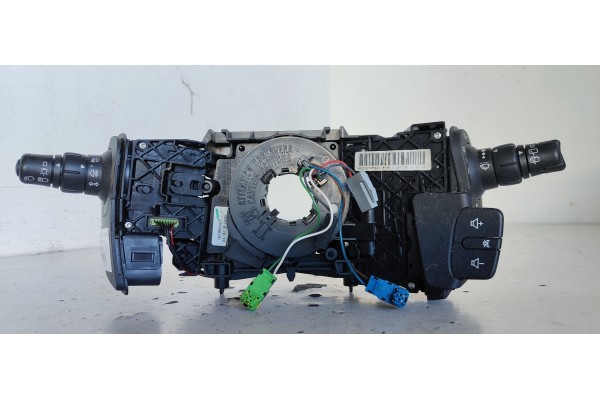 Recambio de mando multifuncion para renault scenic ii 1.5 dci diesel referencia OEM IAM 82001277271  