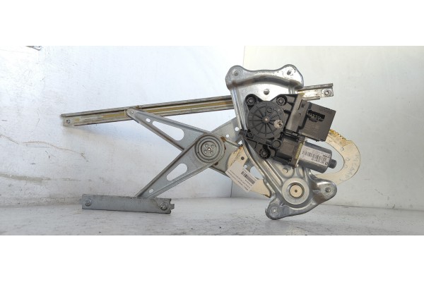 Recambio de elevalunas delantero derecho para renault megane iii coupe expression referencia OEM IAM 807303972R  