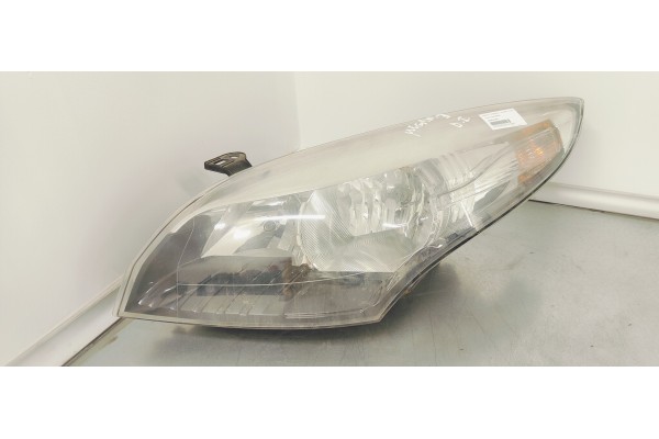 Recambio de faro izquierdo para renault megane iii coupe 1.5 dci 110 fap referencia OEM IAM 260608405R  