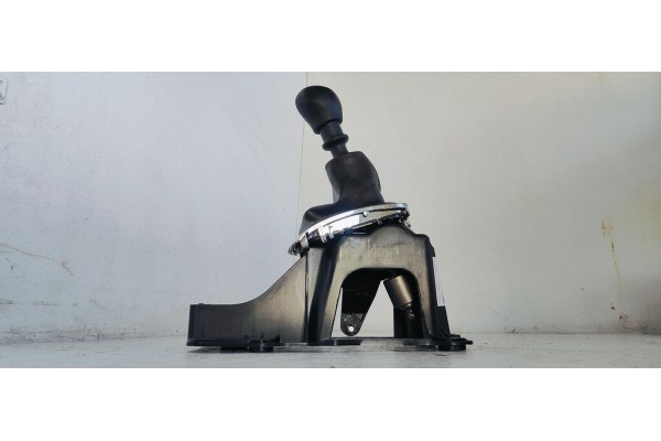 Recambio de palanca cambio para renault megane iii coupe expression referencia OEM IAM   