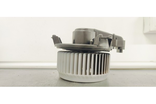 Recambio de ventilador calefaccion para toyota rav 4 (a3) 2.2 d4d 150 4x4 referencia OEM IAM 2727008103  