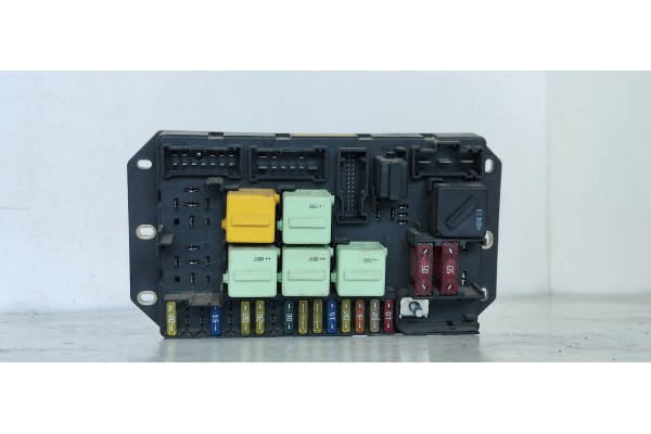 Recambio de caja reles / fusibles para land rover range rover (lm) v8 se referencia OEM IAM 518776109  