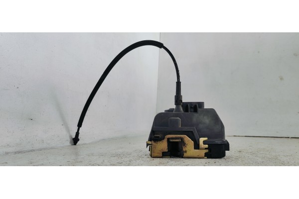 Recambio de cerradura puerta trasera derecha para citroen c3 1.4 referencia OEM IAM 46978180  