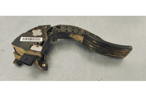 Recambio de pedal acelerador para renault scenic iii 1.9 dci 130 referencia OEM IAM 180020024R  