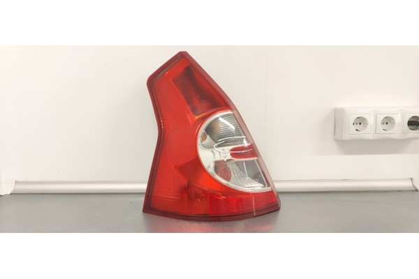 Recambio de piloto trasero izquierdo para dacia sandero 1.5 dci 85 referencia OEM IAM   