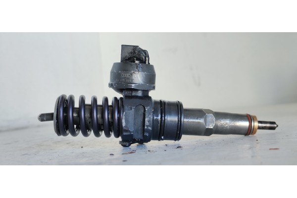Recambio de inyector para volkswagen passat berlina (3b3) comfortline referencia OEM IAM 038130079FX  