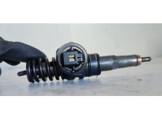 Recambio de inyector para volkswagen passat berlina (3b3) comfortline referencia OEM IAM 038130079FX  