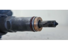 Recambio de inyector para volkswagen passat berlina (3b3) comfortline referencia OEM IAM 038130079FX  