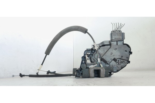 Recambio de cerradura puerta delantera izquierda para jaguar xf 3.0 i referencia OEM IAM 6W8A21813AC  